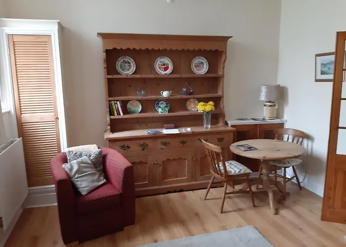 Ground Floor Barmouth Centre Apartment With Garden