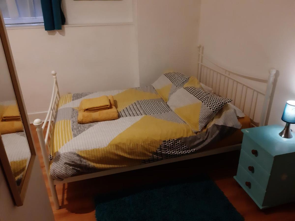 Ground Floor Centre With Garden Apartment *