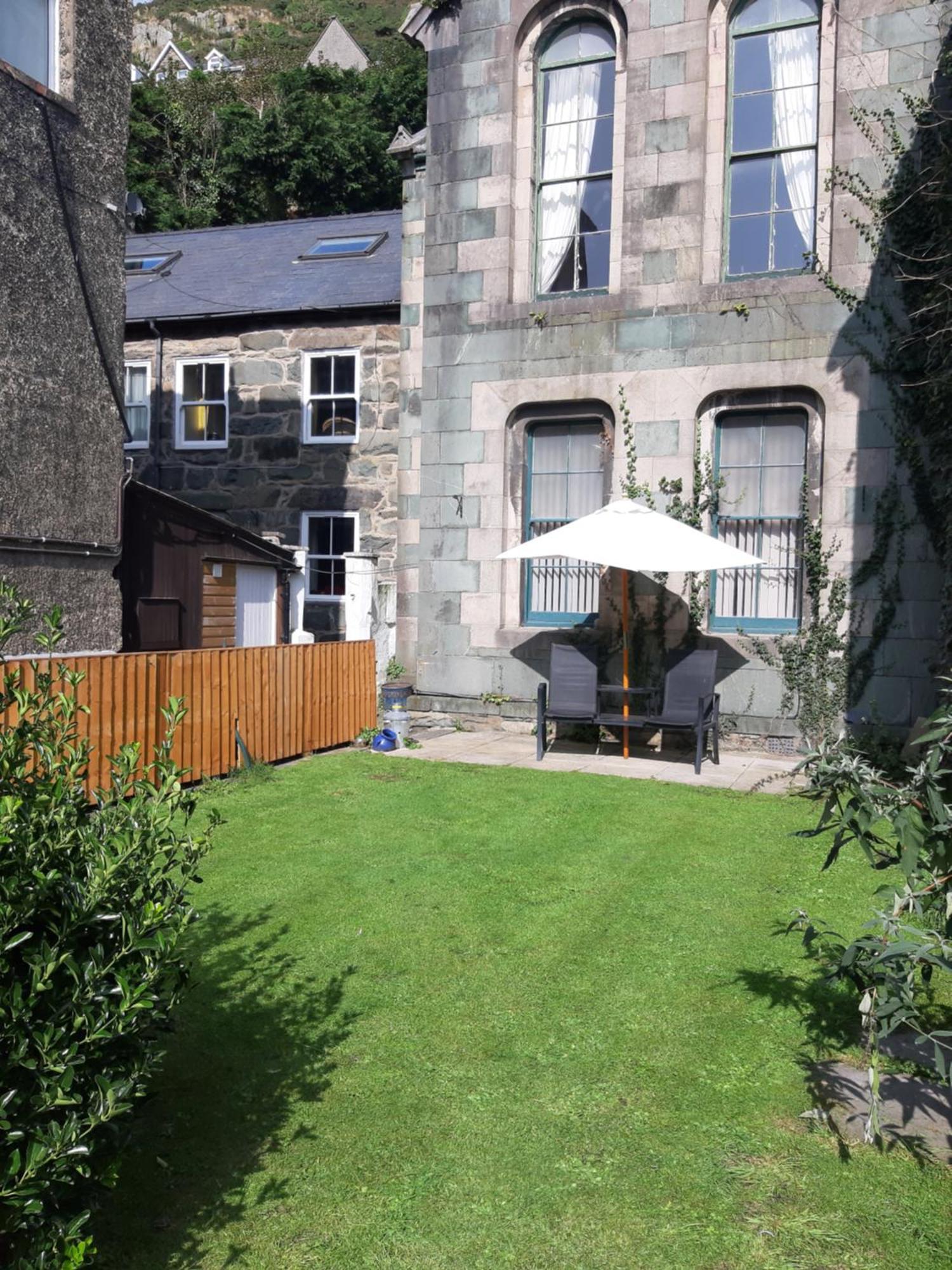 Ground Floor Centre With Garden *